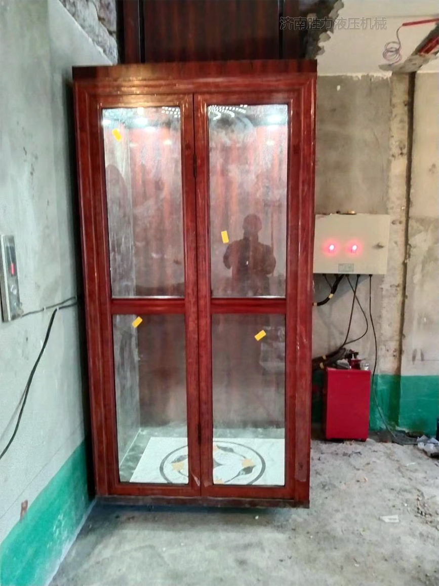家用小型電梯在西安安裝完畢！